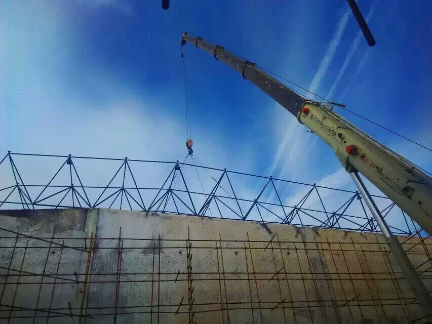 乌兰浩特食堂网架结构工程